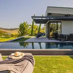 Gaia Luxury Sauna And Pool By Pikhost * Дуррес