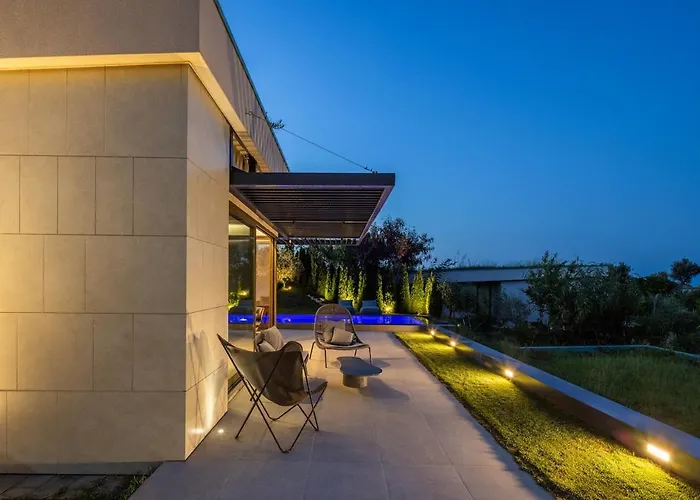 Gaia Luxury Sauna And Pool By Pikhost 别墅 德拉克