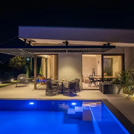Villa Gaia | Luxury Sauna And Pool By Pikhost